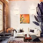 Artistic Loft In Historic Center Rems דירה *